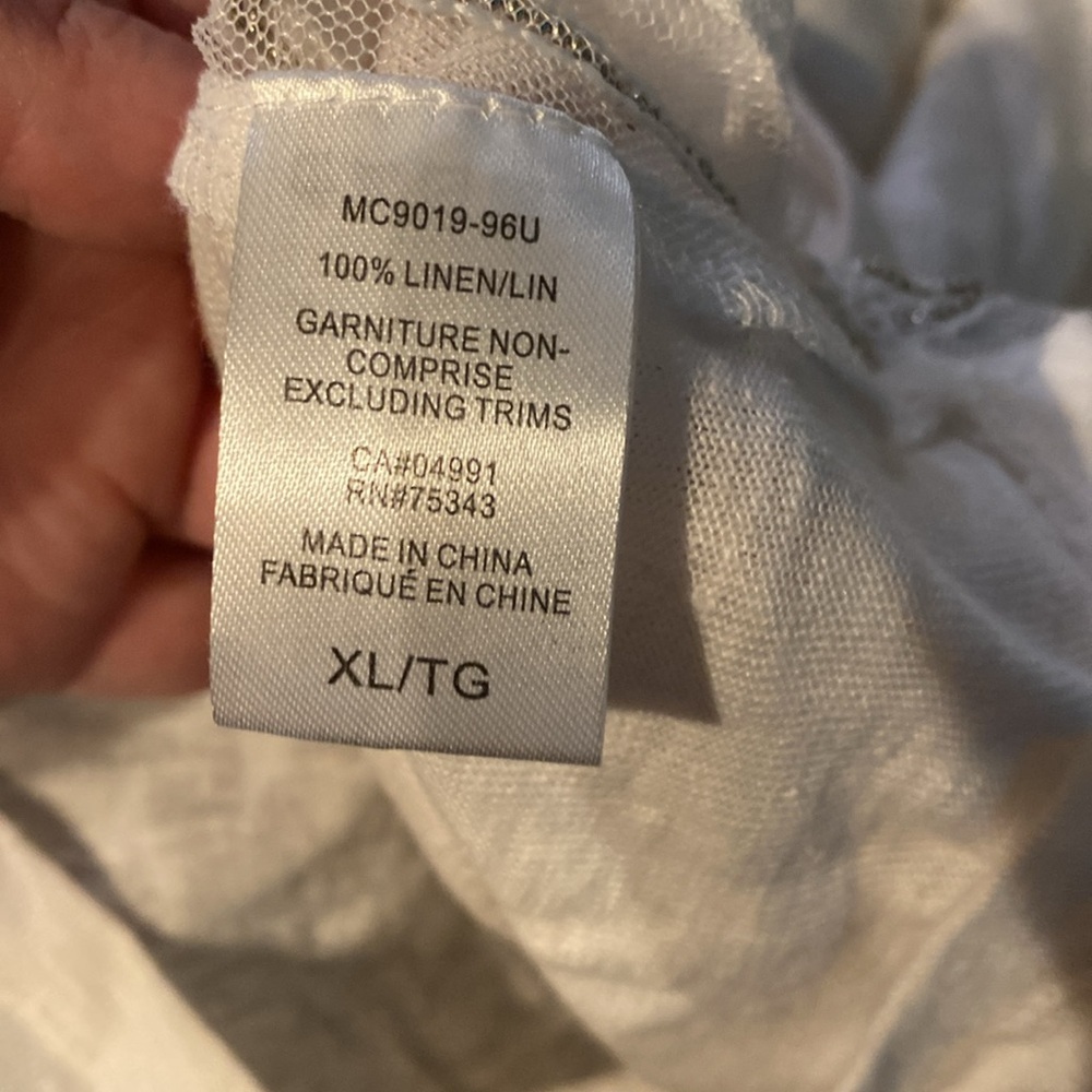 Cynthia Rowley 100% Linen Short Sleeve White Top With silver beading detailing - Picture 5 of 5